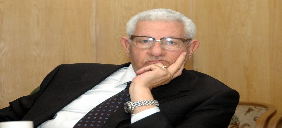  مكرم محمد 
