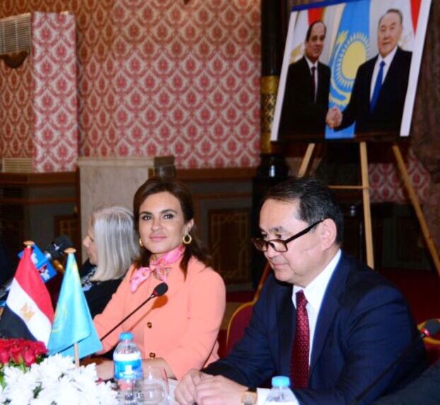 جانب من الندوة 