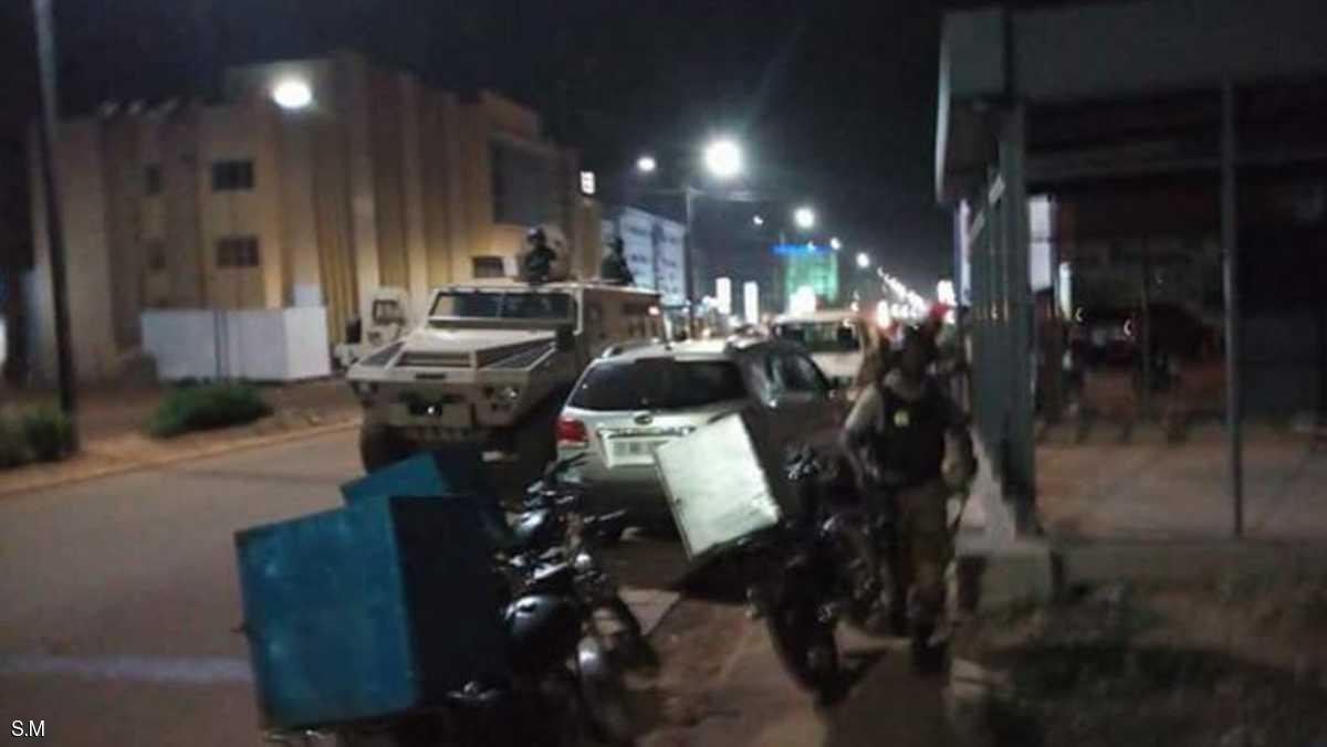 محيط المطعم محيط المطعم