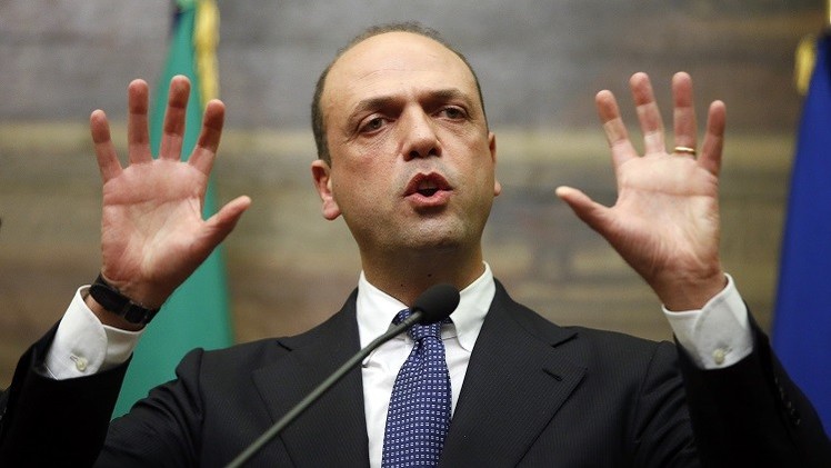 وزير الخارجية الإيطالي أنجلينو ألفانو وزير الخارجية الإيطالي أنجلينو ألفانو