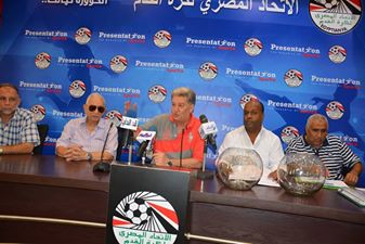 جانب من مراسم القرعة جانب من مراسم القرعة