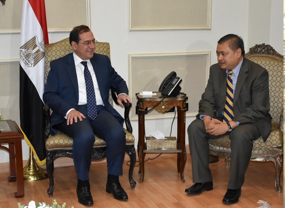 وزير البترول خلال اللقاء وزير البترول خلال اللقاء
