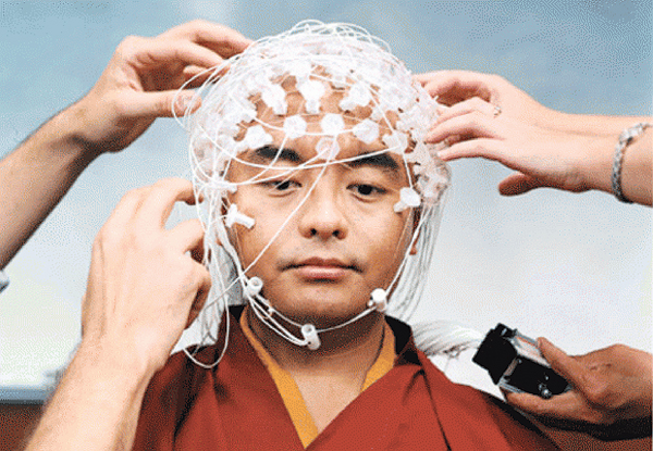 في اليابان .. الروبوت بديل للكهنة البوذيين في الجنائز