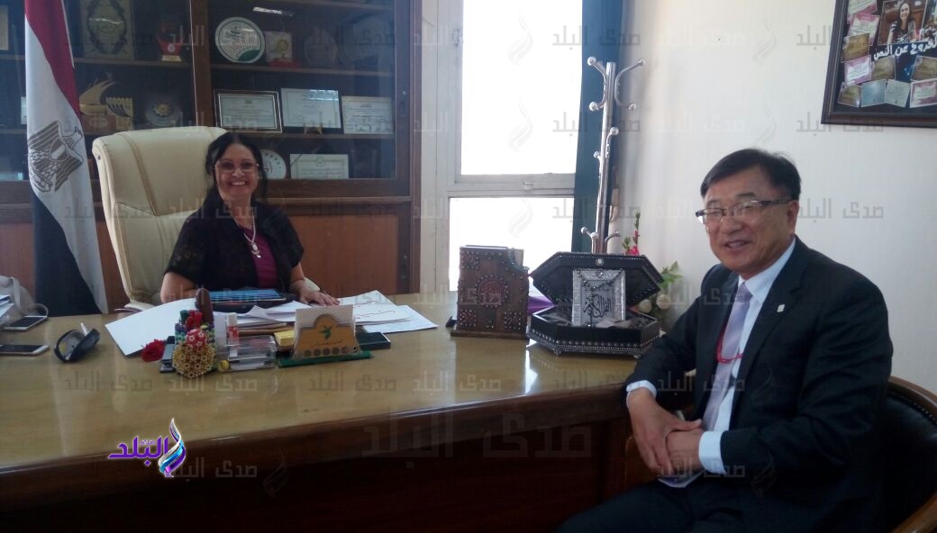  أحــــلام يونـــس رئيس أكاديمية الفنون المستشار الثقافى الك