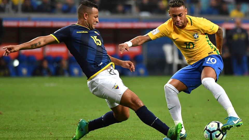 نيمار يقود البرازيل للصعود لكأس العالم