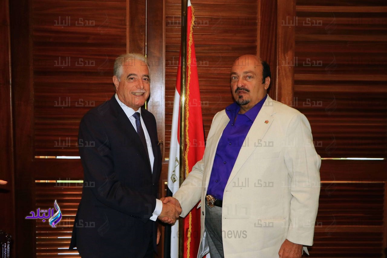 جانب من توقيع البروتوكول