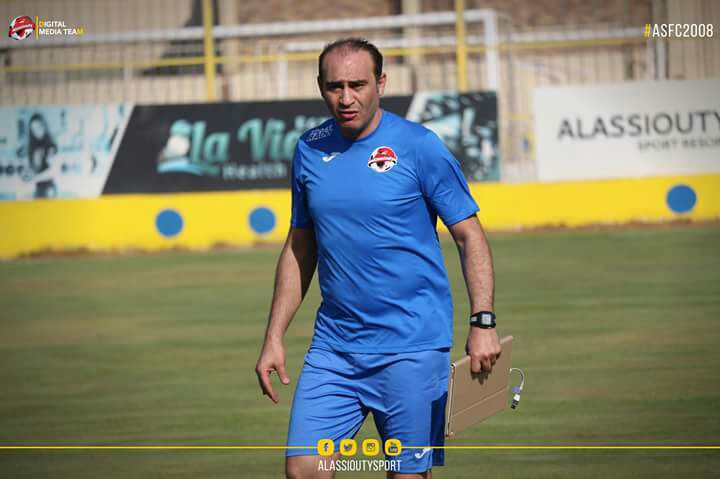 علي ماهر، المدير الفني للنادي الأسيوطي