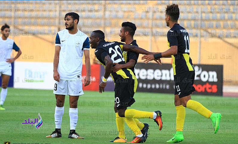 يوسف اوتار مهاجم دجلة وسط لاعب فريقه 