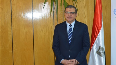 محمد سعفان وزير القوي العاملة 