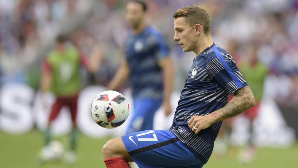 مدافع باريس سان جيرمان لايفان كورزاوا