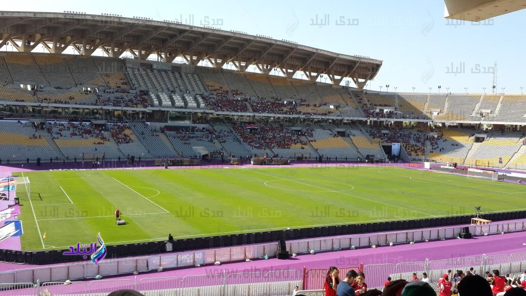 صوت القرآن يعلو فى استاد برج العرب قبل لقاء مصر والكونغو .. 
