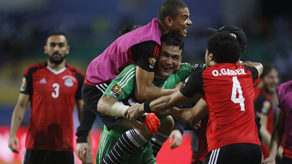 شاهد .. فرحة المصريين بتأهل المنتخب لكأس العالم فى الإمارات