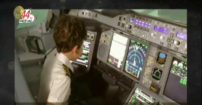 طفل مصري يقود أكبر طائرة فى العالم