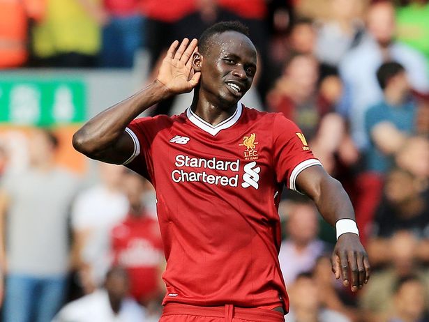 ة ساديو ماني مهاجم فريق ليفربول الإنجليزي