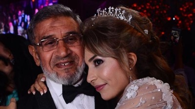 الفنانة جنات  مع والدها  الفنانة جنات  مع والدها