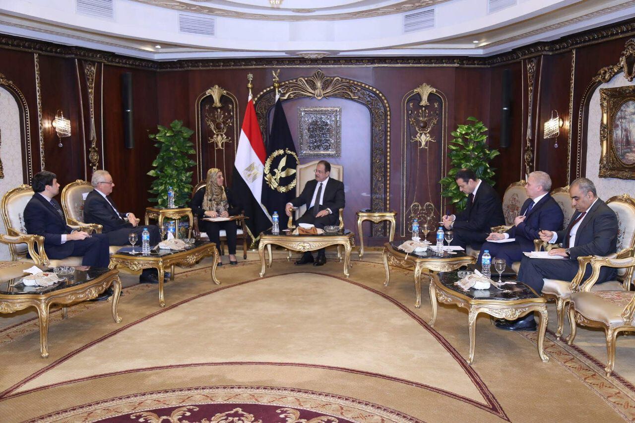 وزير الداخلية وسفيرا ايطاليا وفرنسا 