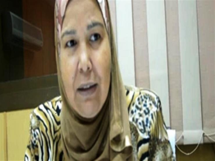 سيدة مشرف وكيل وزارة الصحة بالوادي الجديد 