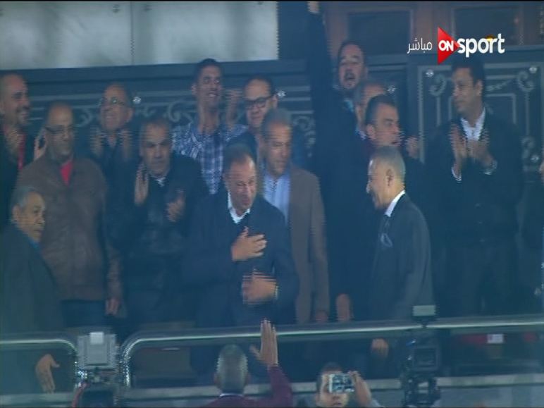 محمود الخطيب فى مقصورة استاد القاهرة لمتابعة مباراة الأهلي 