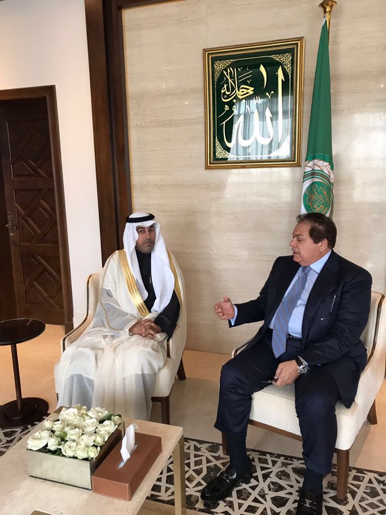 محمد أبو العينين و الدكتور مشعل بن فهم السلمي محمد أبو العينين و الدكتور مشعل بن فهم السلمي
