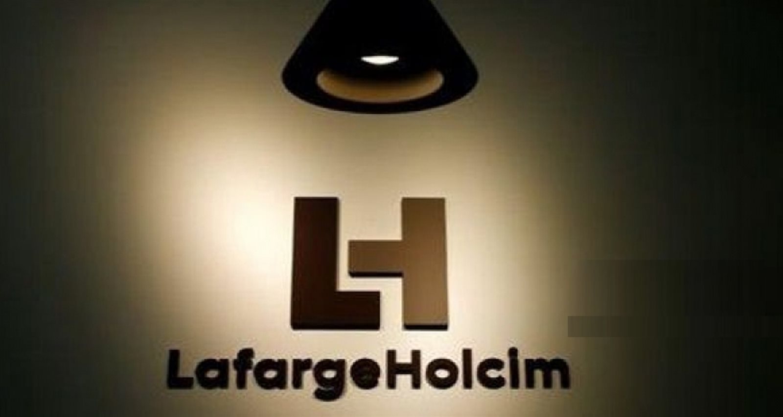 مدير “لافارج” السابق متهم بالإرهاب