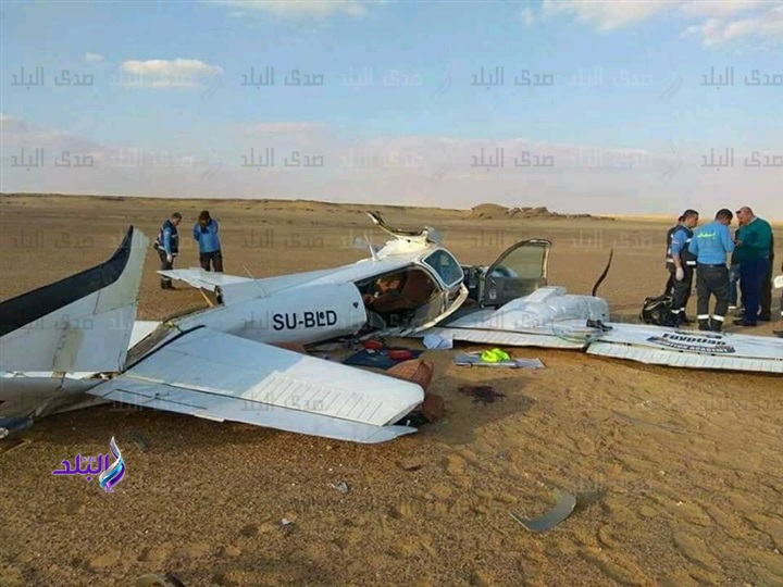 جانب من حادث سقوط طائرة بالفيوم