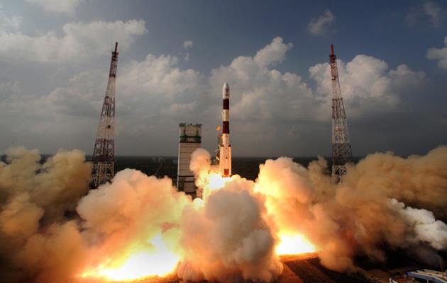 اليابان تنجح في إطلاق قمرين صناعيين