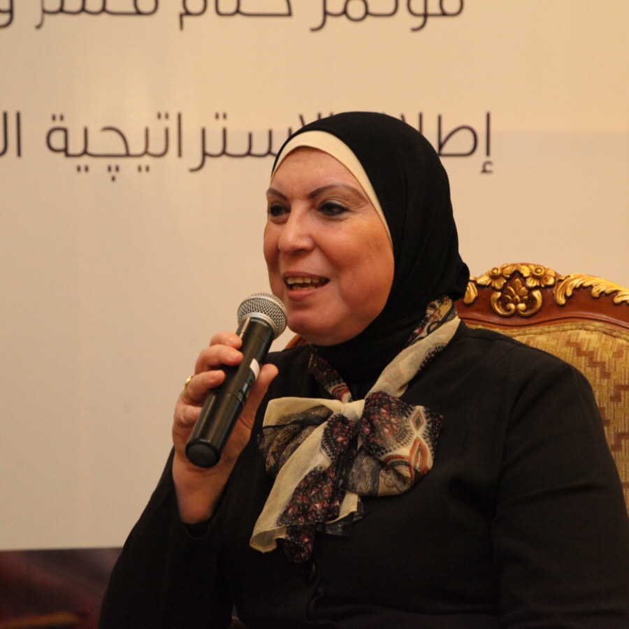 نيفين جامع 