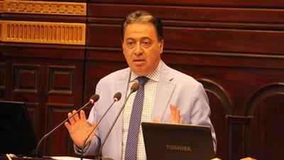 الدكتور أحمد عماد الدين راضي، وزير الصحة الدكتور أحمد عماد الدين راضي، وزير الصحة