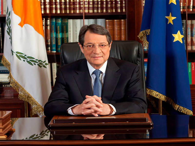 نيكوس اناستسياديس