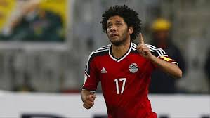 اللاعب محمد النني نجم فريق الارسنال الانجليزي