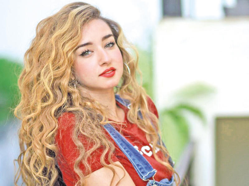 الفنانة هنا الزاهد   الفنانة هنا الزاهد