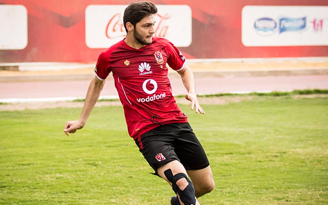 كريم نيدفيد لاعب الفريق الأول لكرة القدم بالنادي الأهلي