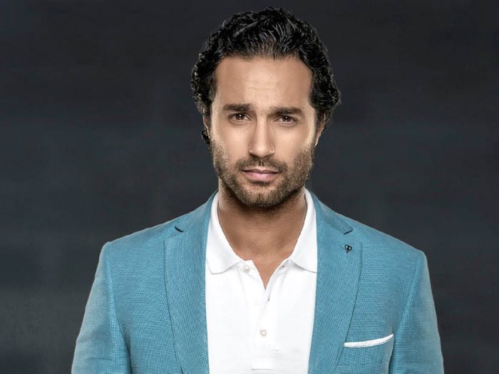 النجم كريم فهمي