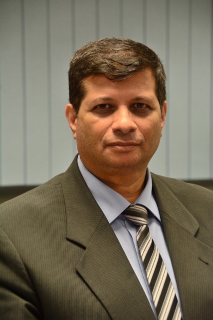 صفوت مسلم  رئيس الشركة القابضة لمصر للطيران