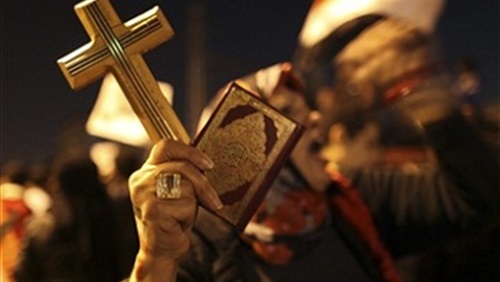 صورة أرشيفية -  مسلم ومسيحى 