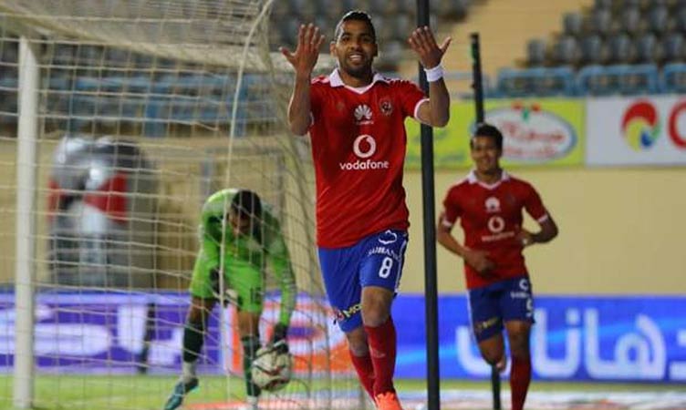 مؤمن زكريا جناح الفريق الاول لكرة القدم بالنادي الاهلي 