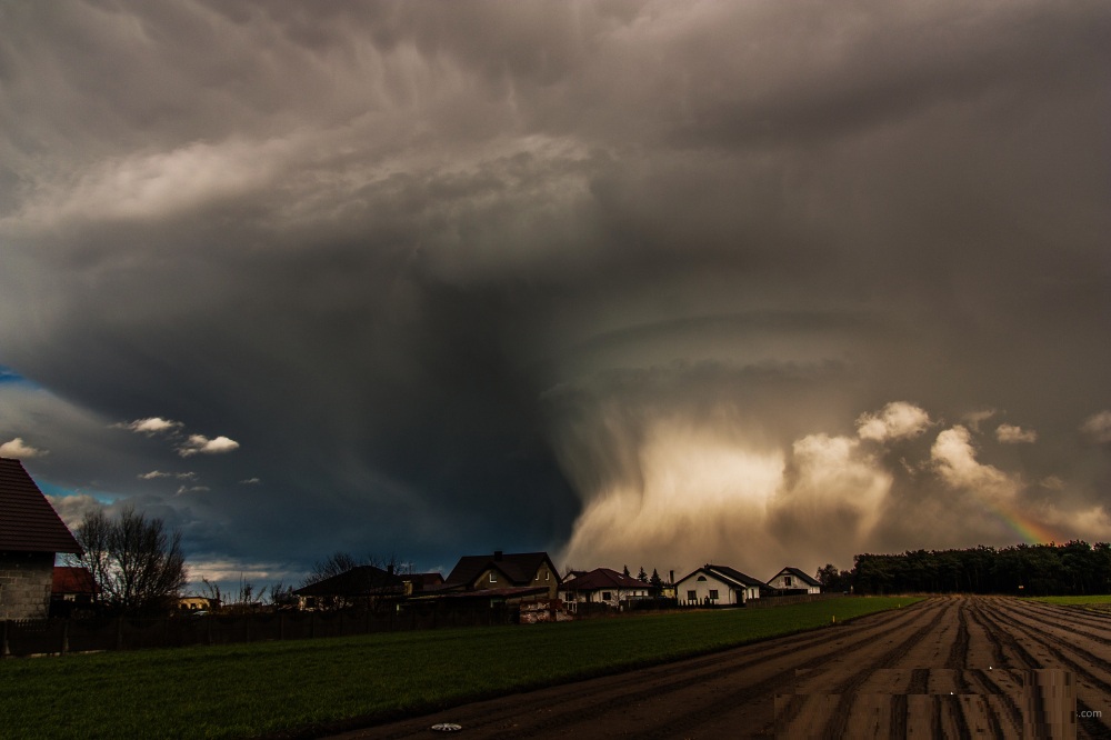 عاصفة مدمرة