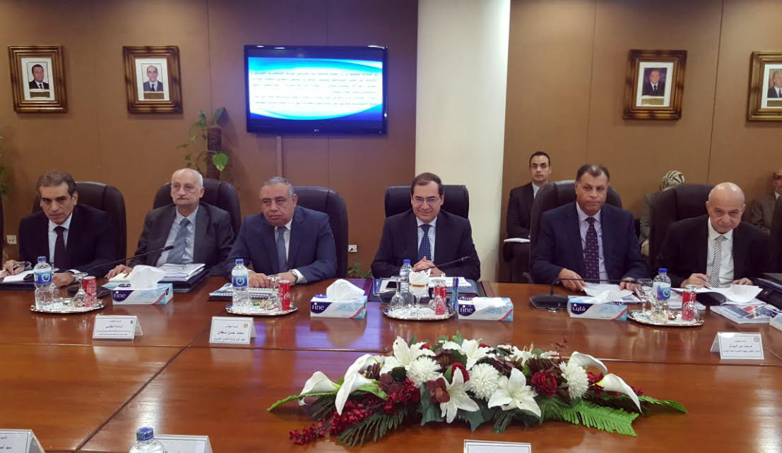 الوزير خلال الإجتماع الوزير خلال الإجتماع