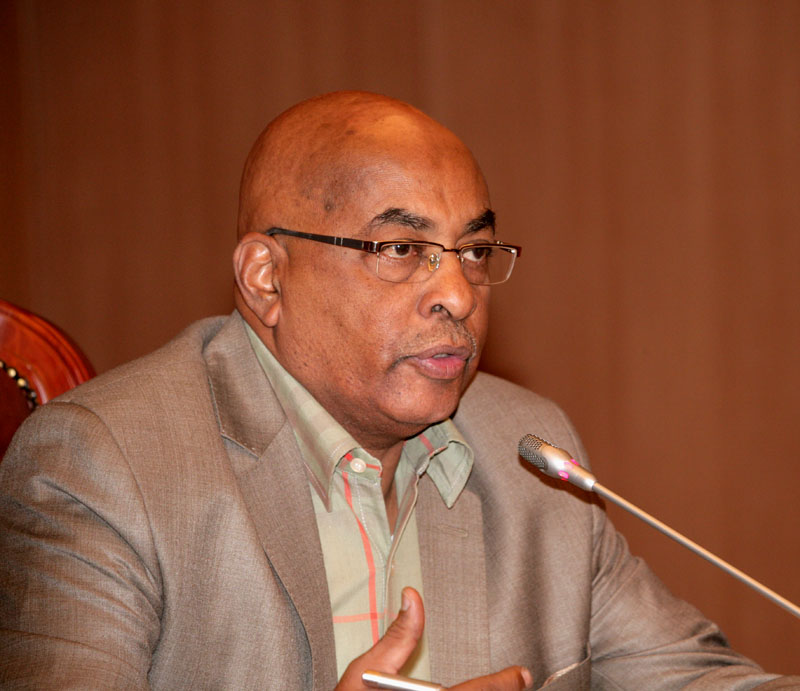  مجدي حسن يس وزير الدولة بوزارة المالية في السودان