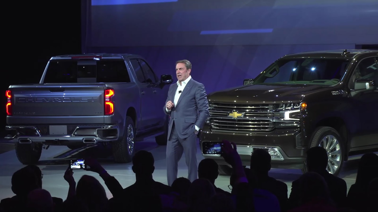 Chevrolet تكشف عن Silverado 2019 الجديدة كليا بـ DETROIT Chevrolet تكشف عن Silverado 2019 الجديدة كليا بـ DETROIT