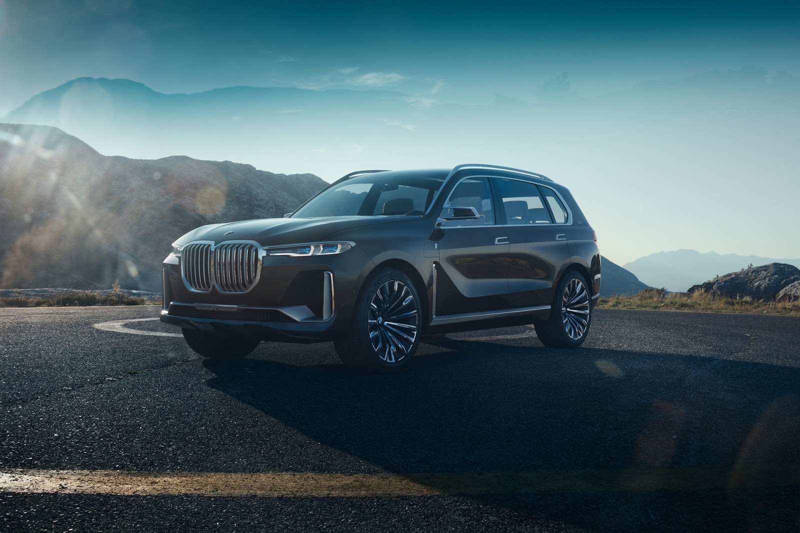 BMW‏ تصدم معجبيها وترفض الكشف عن ‏X7 iPerformance‏ الجديدة ك