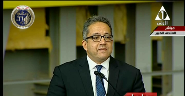  الدكتور خالد العناني وزير الآثار