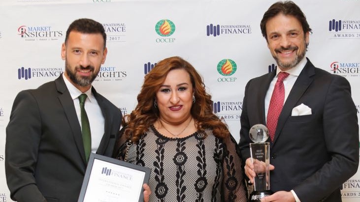 خلال الفوز بالجائزة