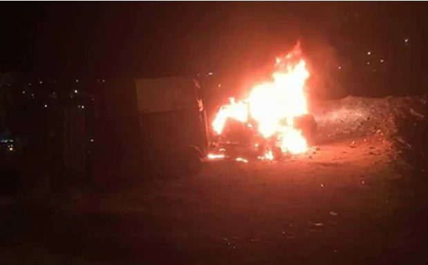 سيارة المستوطن بعد حرقها