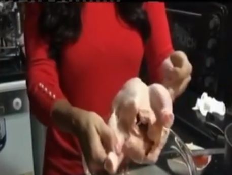 لقطة من الفيديو لقطة من الفيديو