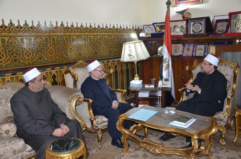 وزير الأوقاف والمفتي خلال اللقاء