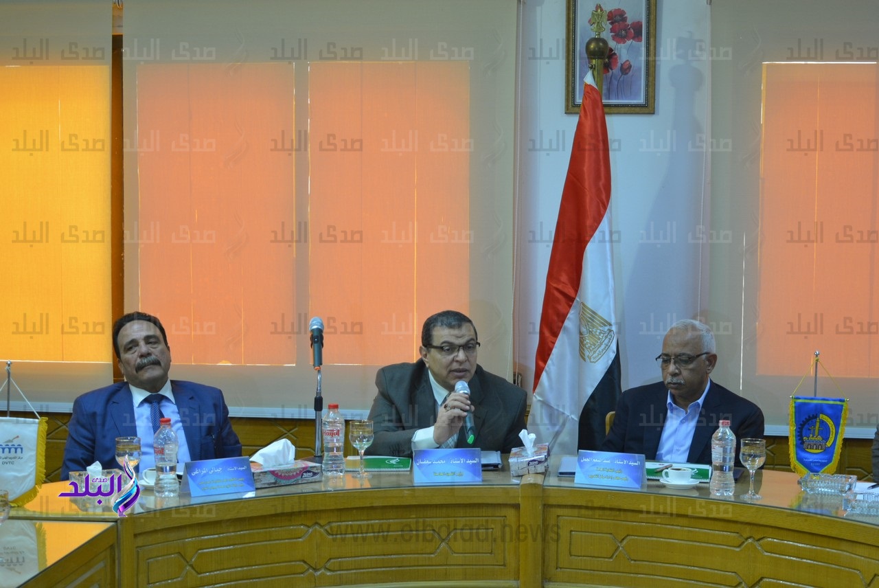 وزير القوى العاملة