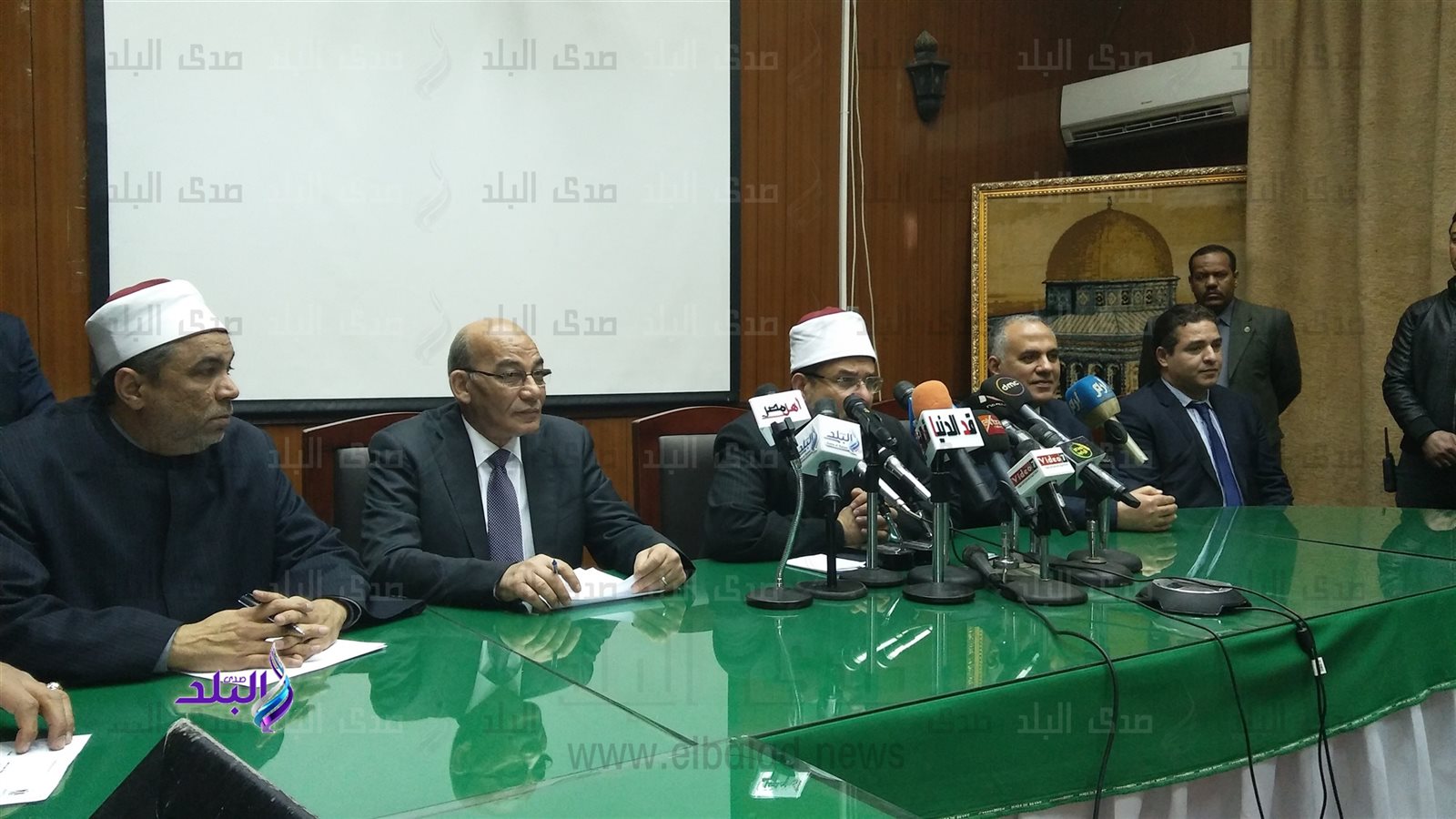 جانب من المؤتمر الصحفي المنعقد بديوان عام وزارة الأوقاف 