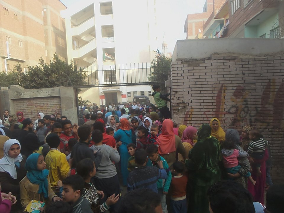 صابة 4 تلاميذ فى تدافع اثناء النزول من أعلى سلالم المدرسة