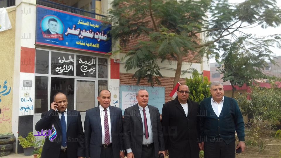 رئيس مدينة سمنود يتفقد مدرسة ميت بدر حلاوة الإعدادية رئيس مدينة سمنود يتفقد مدرسة ميت بدر حلاوة الإعدادية